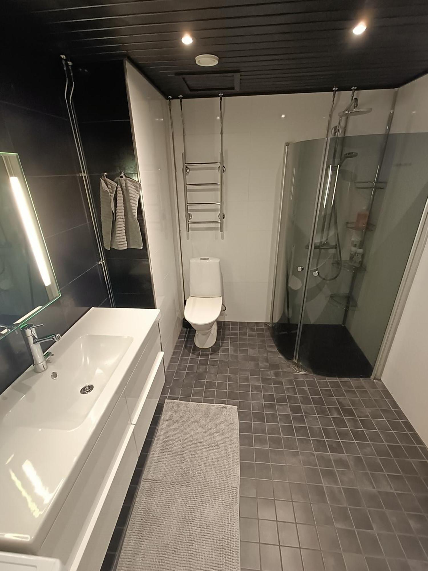 רובניימי Big 88M2 Apartment In The Center מראה חיצוני תמונה