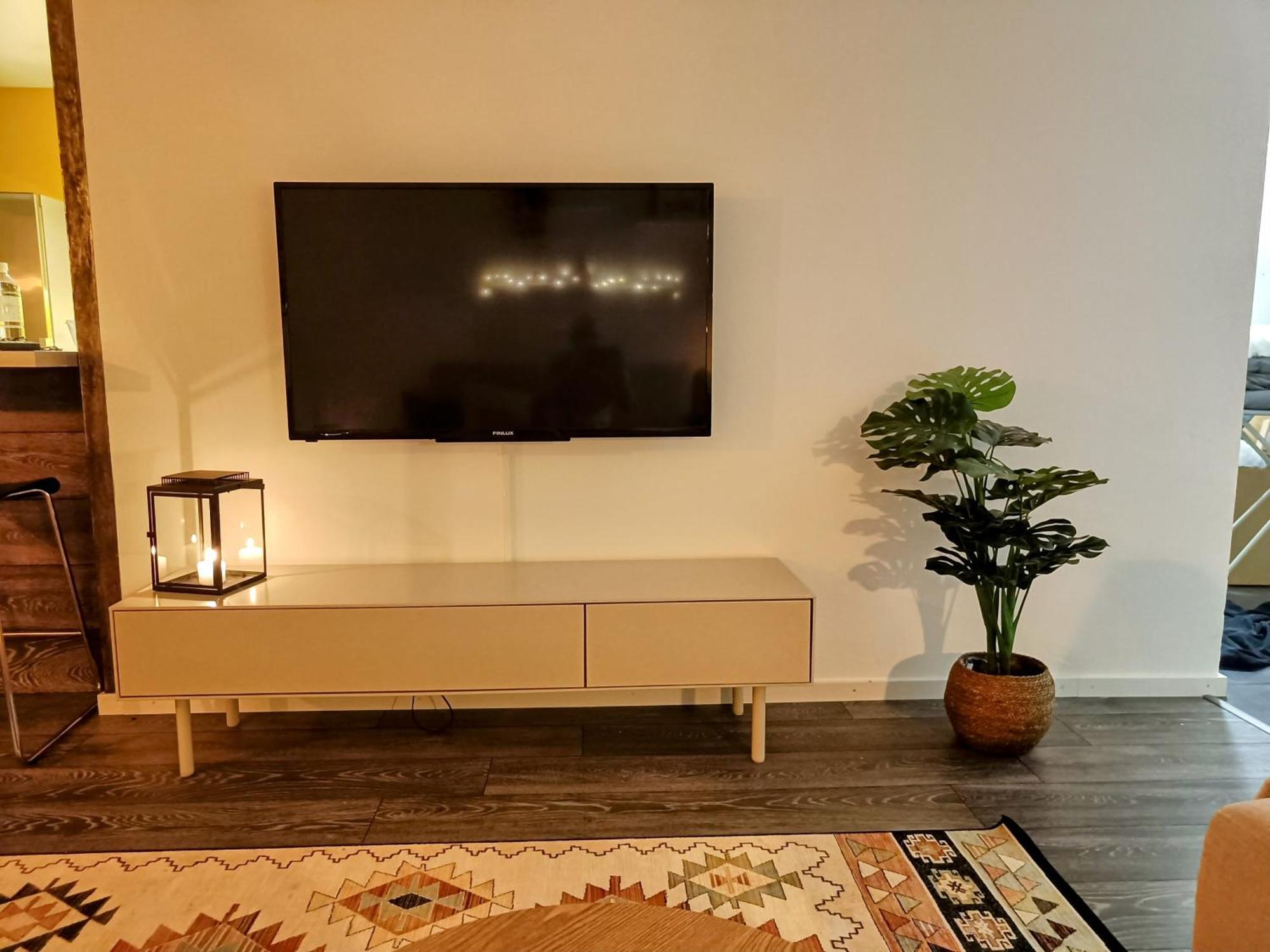 רובניימי Big 88M2 Apartment In The Center מראה חיצוני תמונה