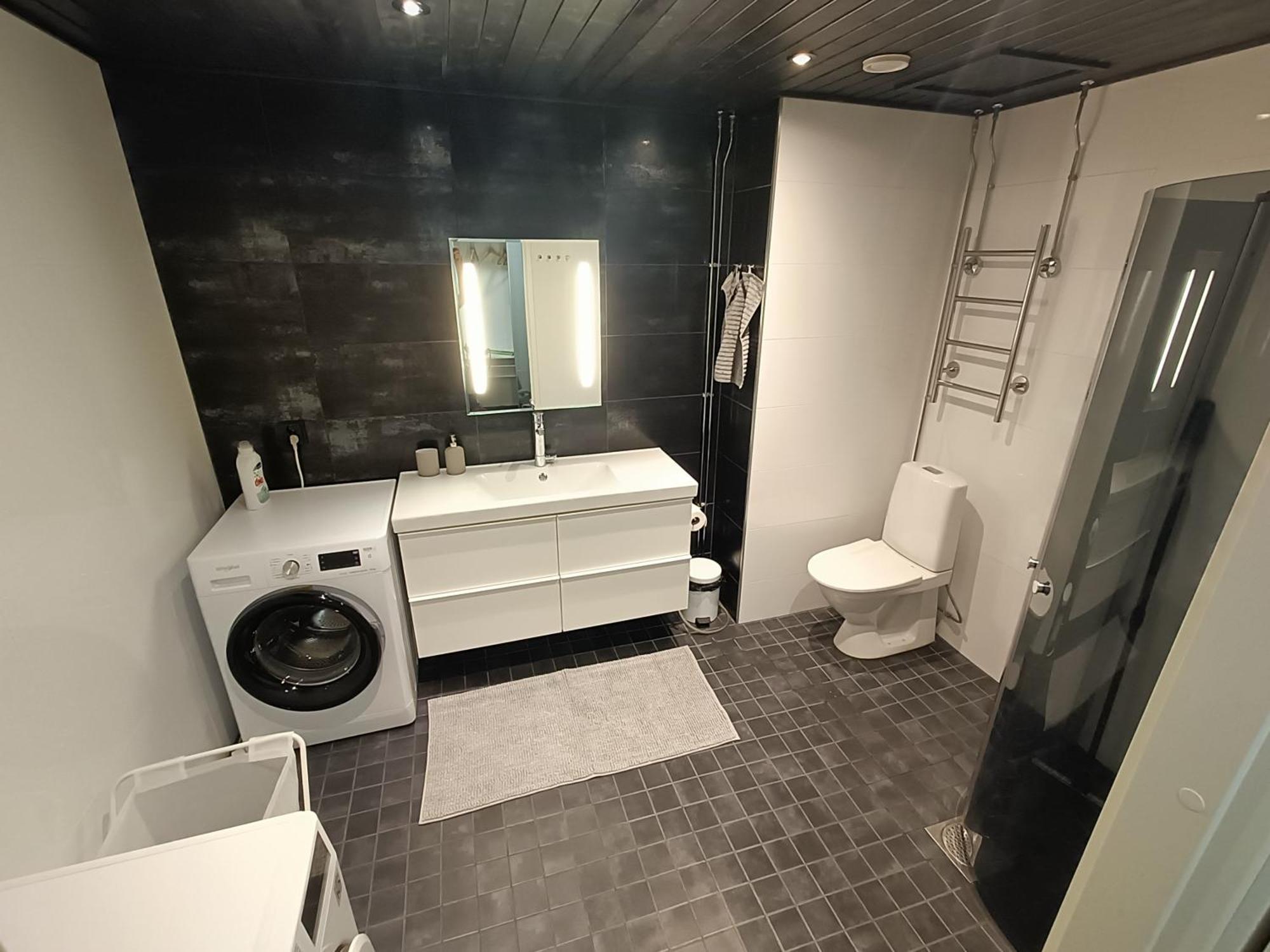 רובניימי Big 88M2 Apartment In The Center מראה חיצוני תמונה
