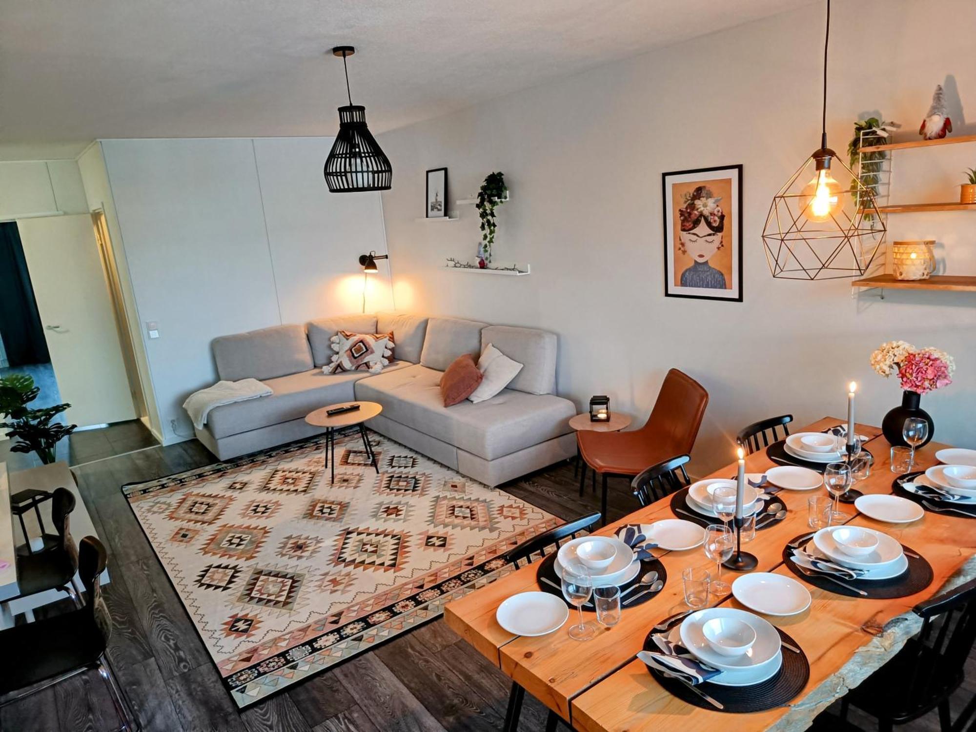 רובניימי Big 88M2 Apartment In The Center מראה חיצוני תמונה