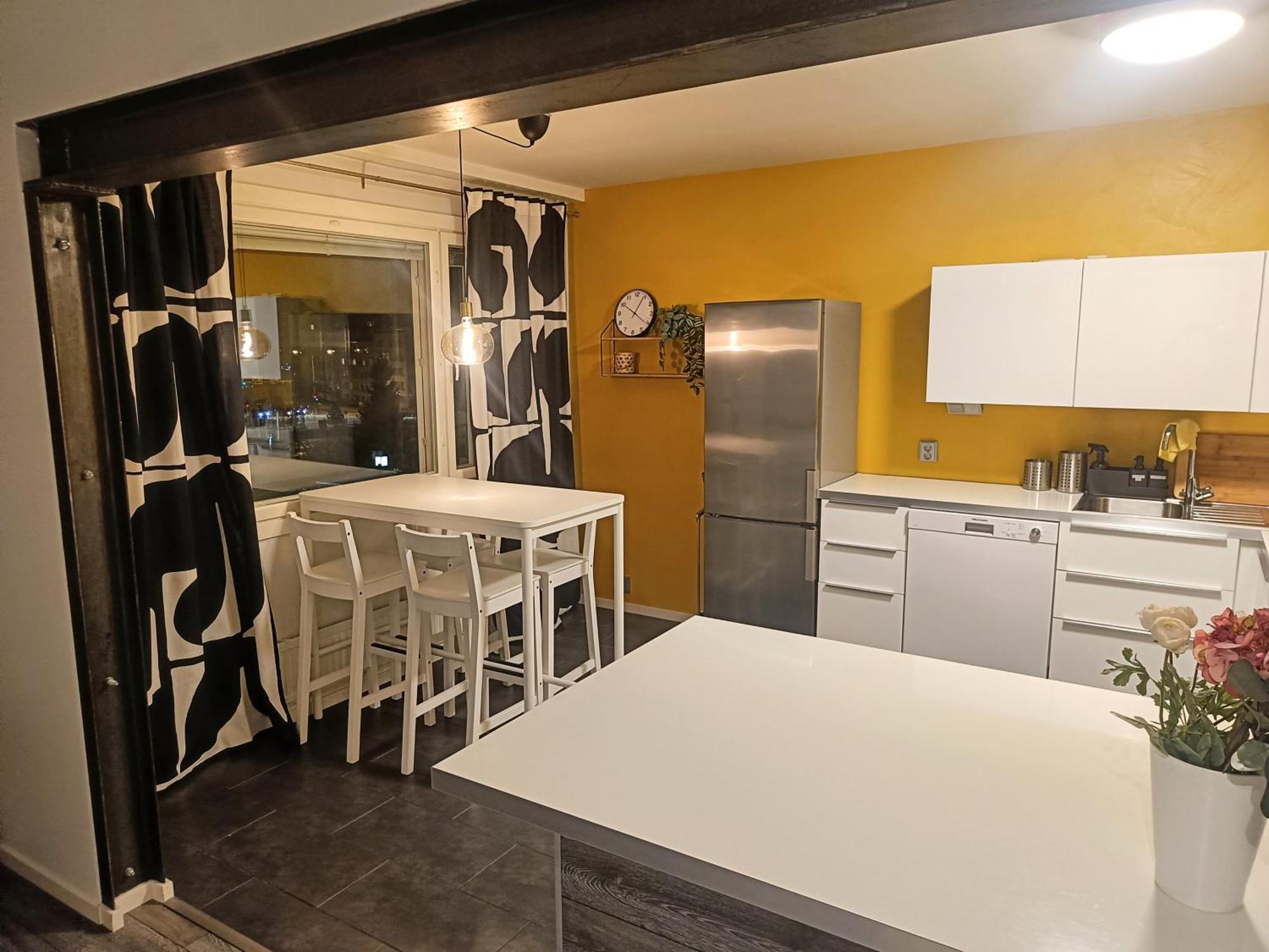 רובניימי Big 88M2 Apartment In The Center מראה חיצוני תמונה